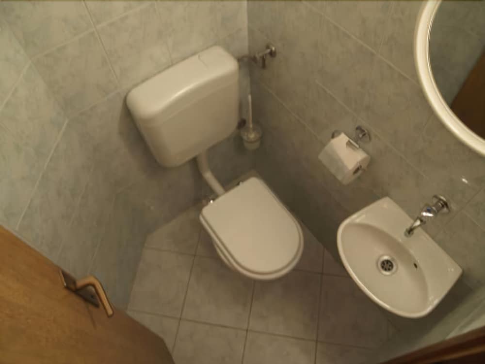 Apartment, 2 Bedrooms, Terrace, Ground Floor photo 3
