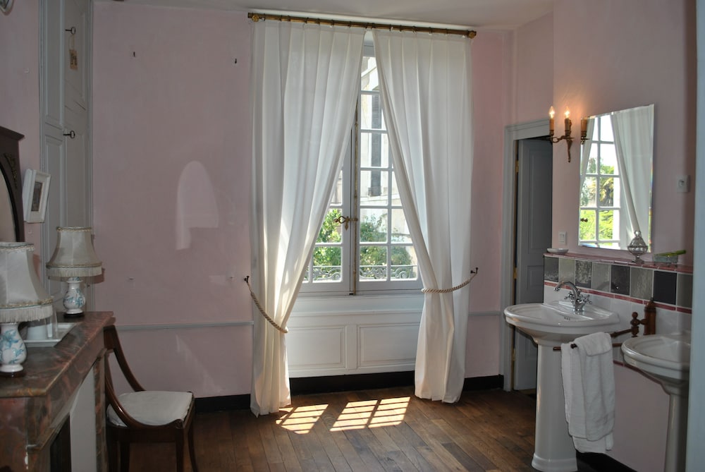 Double Room (La Chambre de Ragotin) photo 3
