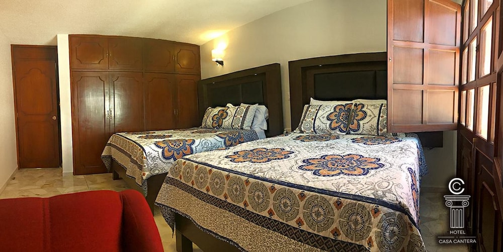 Family Room, 2 Queen Beds photo 2