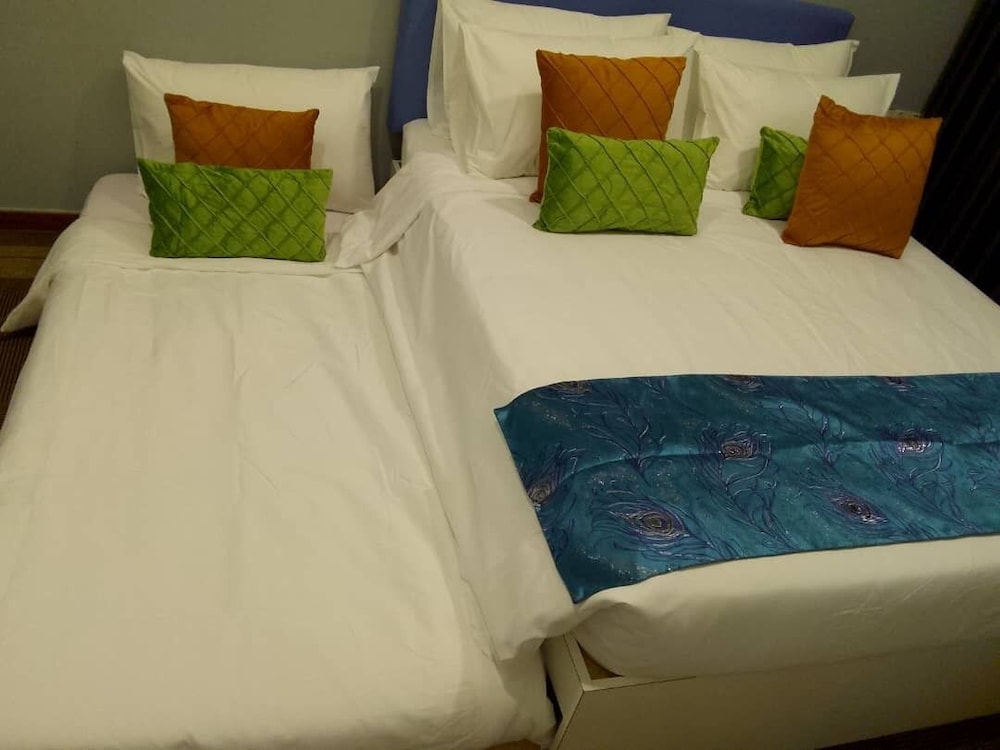 Triple Room, Multiple Beds, Non Smoking, Housekeeping photo 2
