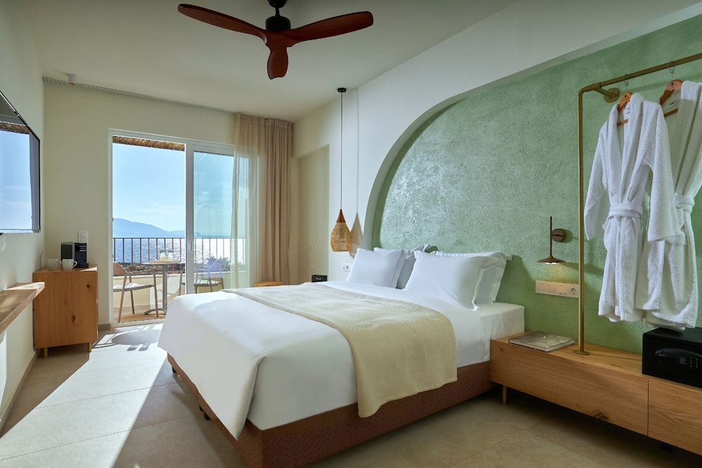 Premium Double Room with Sea View - Photo 1