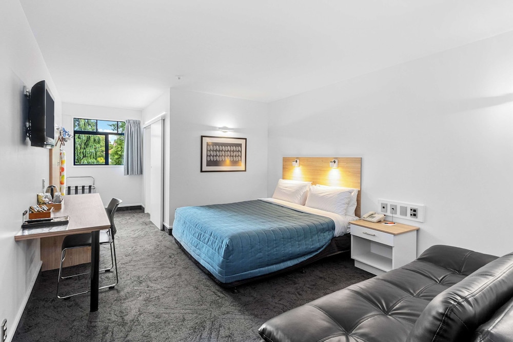 Efficiency, Room, 1 King Bed, Non Smoking - Photo 1