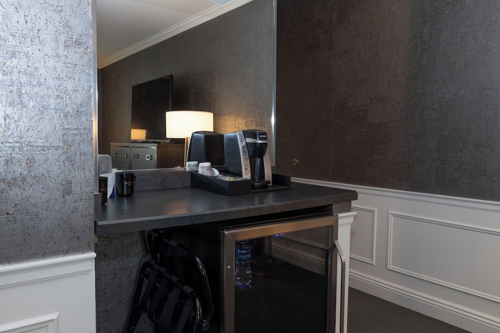Executive Suite, Multiple Beds