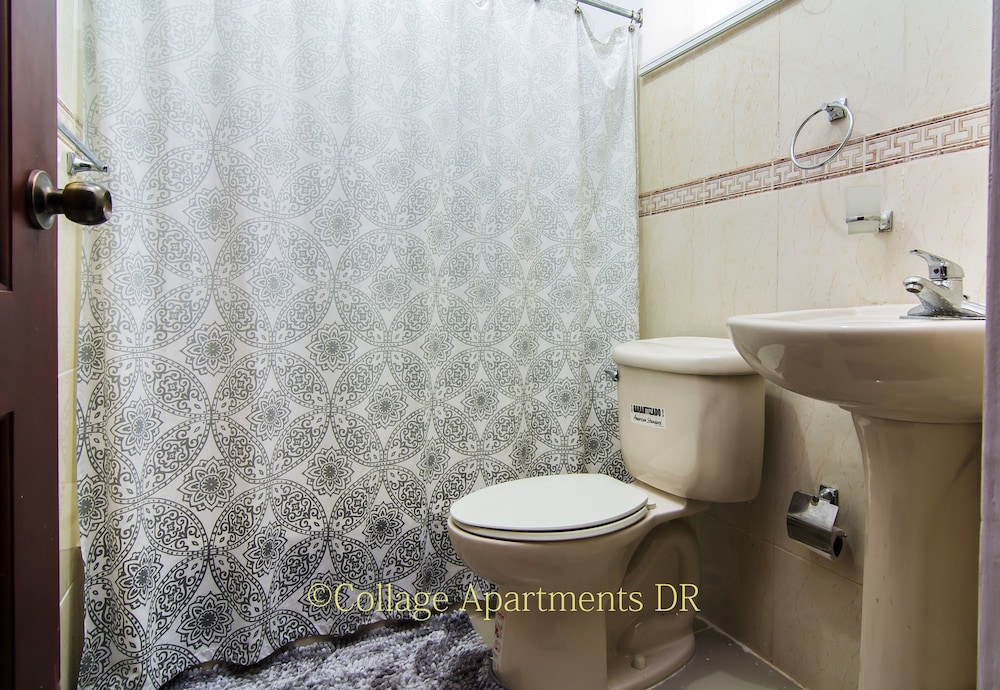 Modern Luxurious 3 Bedroom Apt. With 3 A/C photo 3
