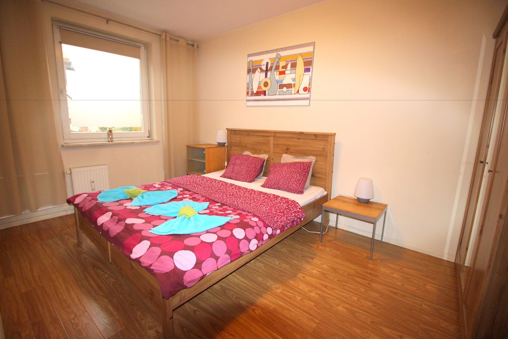 Family Apartment, 1 Bedroom (Biskupia 10 Street no 5)