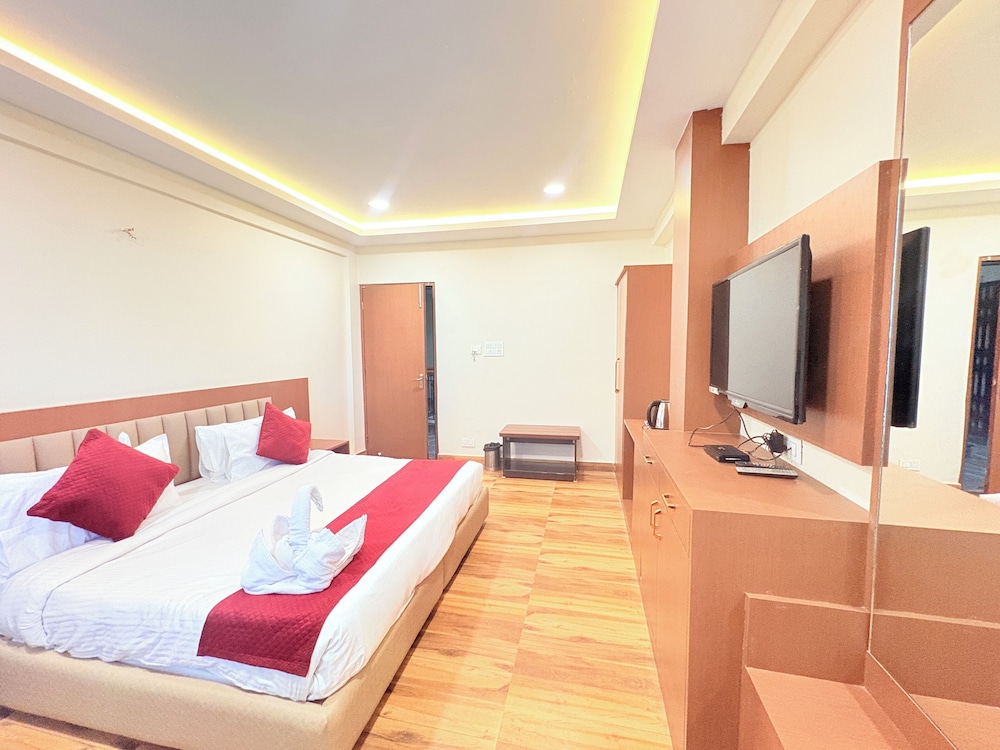 Deluxe Room, City View