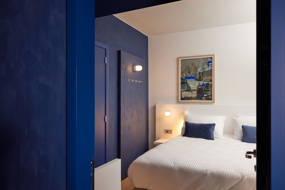 Double Room (Small)