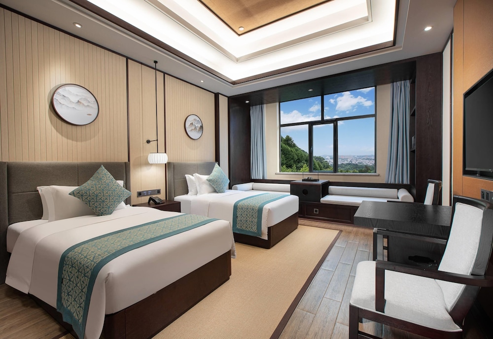 Superior Room, 2 Twin Beds, Smoking, Garden View