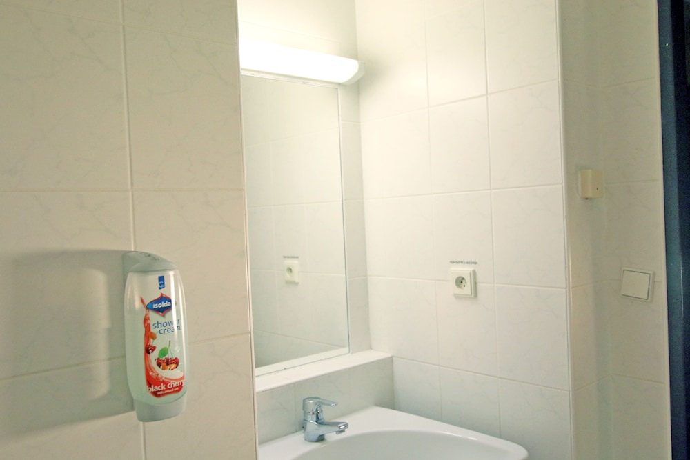 Family Quadruple Room, 2 Bedrooms, Ensuite photo 3