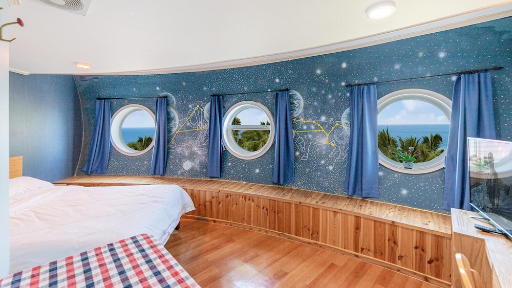 Basic Room, 1 Bedroom (UFO 3) - Photo 8