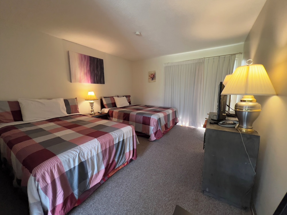 Premier Room, 2 Queen Beds, Kitchenette (2nd Floor) photo 1