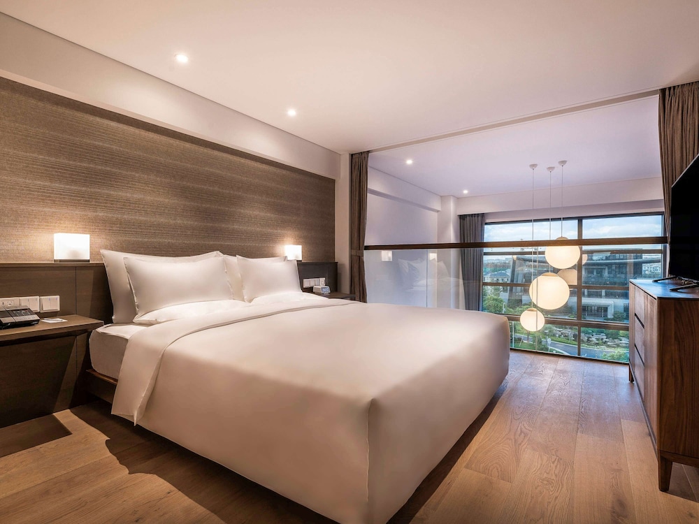 Superior Suite, 1 King Bed (Duplex)