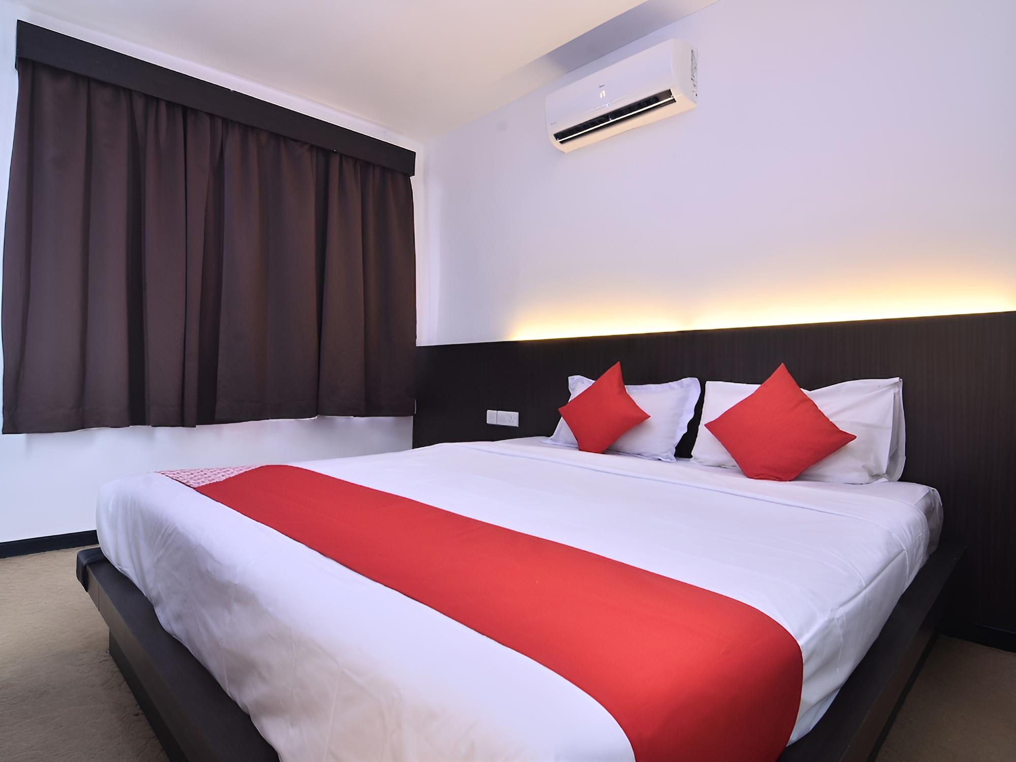 Deluxe Double Room, 1 King Bed photo 3
