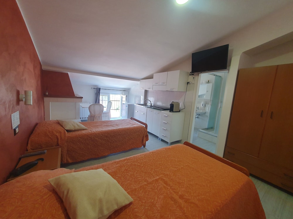 Twin Room, 2 Twin Beds photo 1