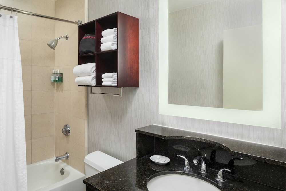 Standard Room, 1 King Bed, Tower (Alexa Tower) - Photo 11