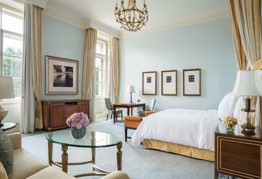 Four Seasons Room with a View