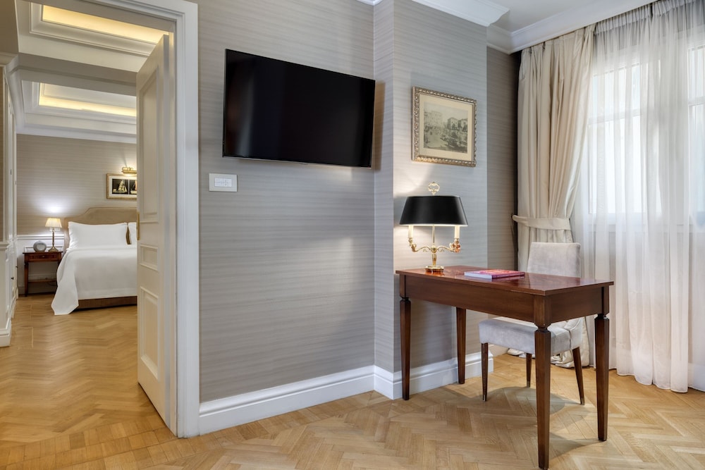 Deluxe Suite, 1 Bedroom, Courtyard View