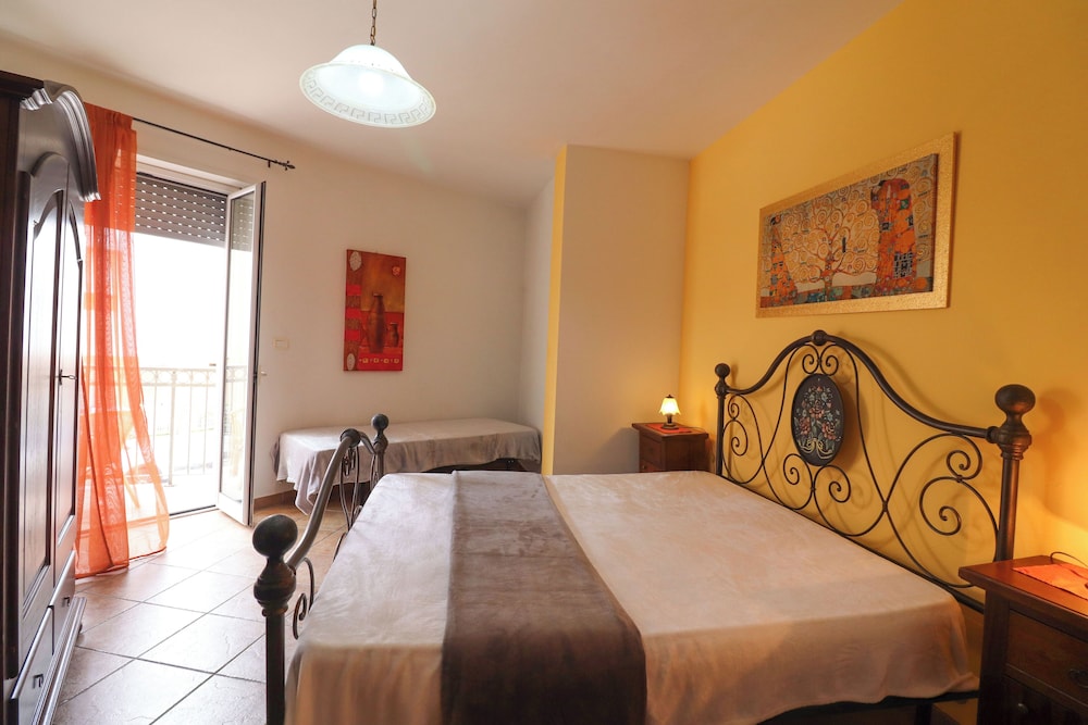 House, 1 Bedroom, Smoking, Balcony
