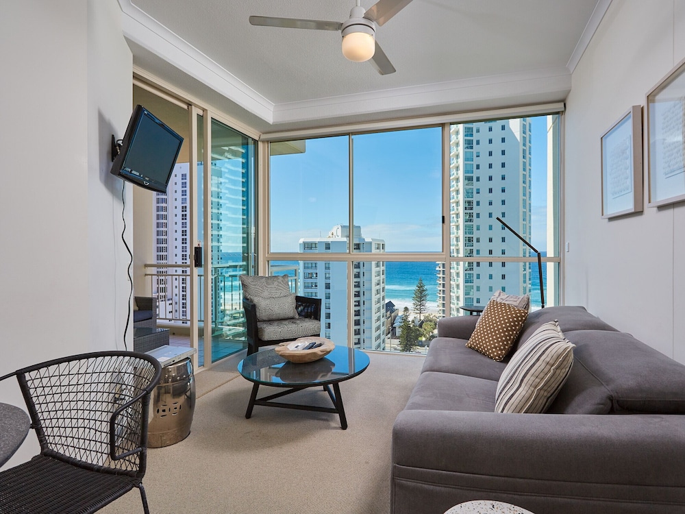 One Bedroom Ocean View Superior Apartment - Photo 13