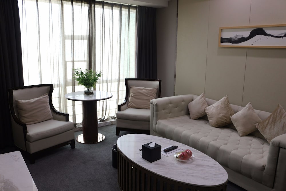 Executive Suite photo 2