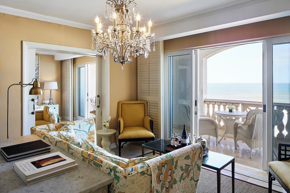 Luxury Sea Facing Suite - Photo 22