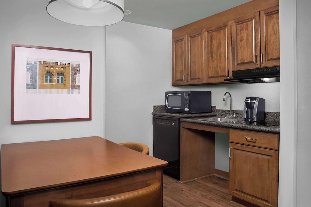 Suite, 2 Queen Beds, Accessible, Non Smoking (Mobility & Hearing, Roll-in Shower) - Photo 7