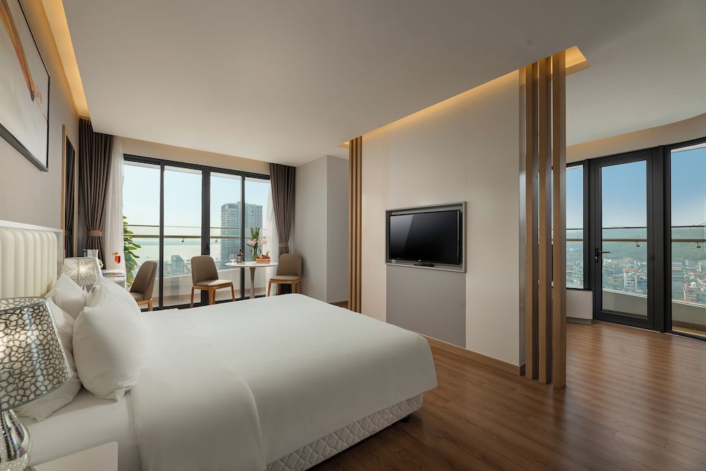 Suite - Photo 4