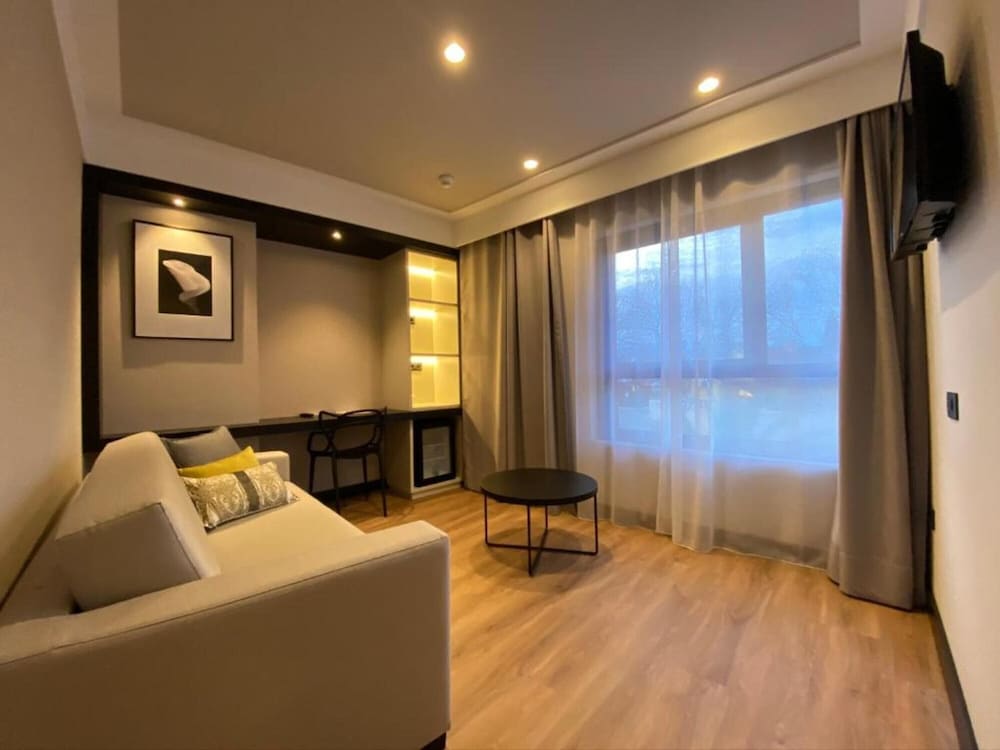 Premium Suite
