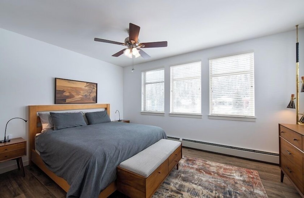 Condo, 2 Bedrooms photo 2