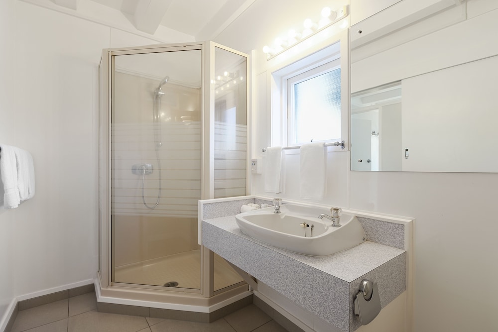 Standard Two Bedroom Apartment - Photo 5