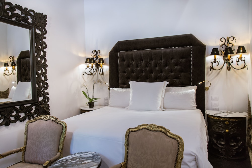 Premium Suite, 1 King Bed, Non Smoking photo 3