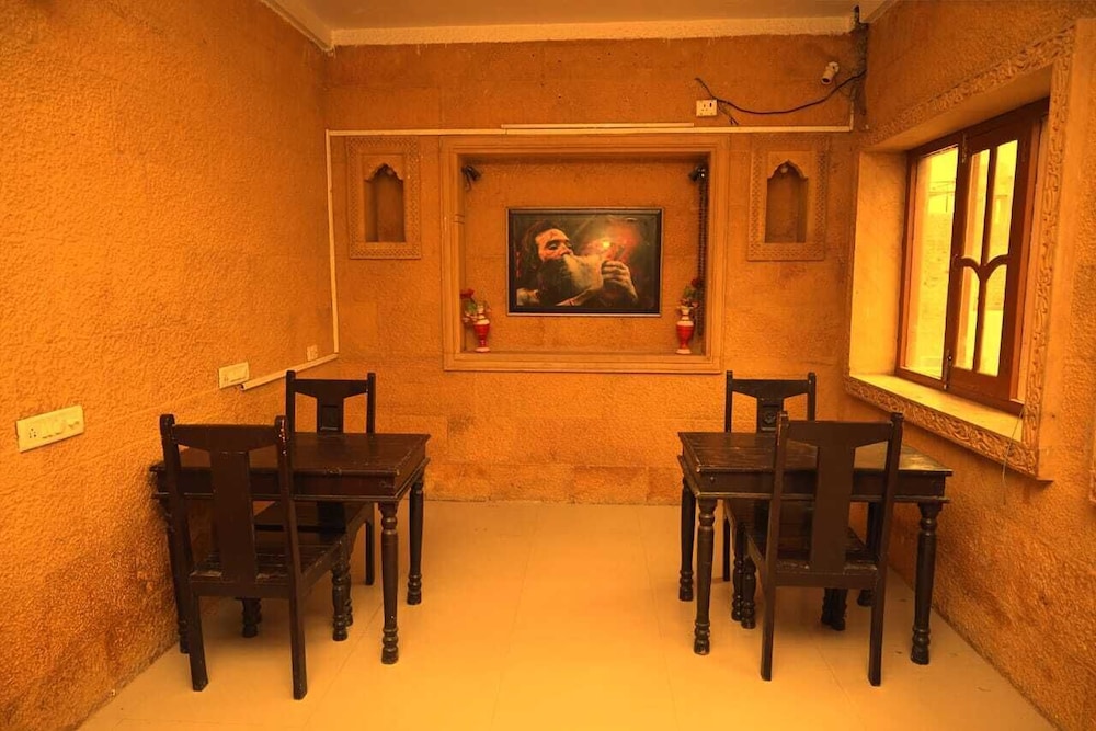 Deluxe Room - Photo 2
