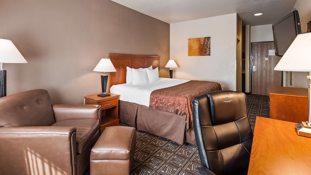 Family Suite, Multiple Beds, Non Smoking (No Pets In Room Type) photo 1