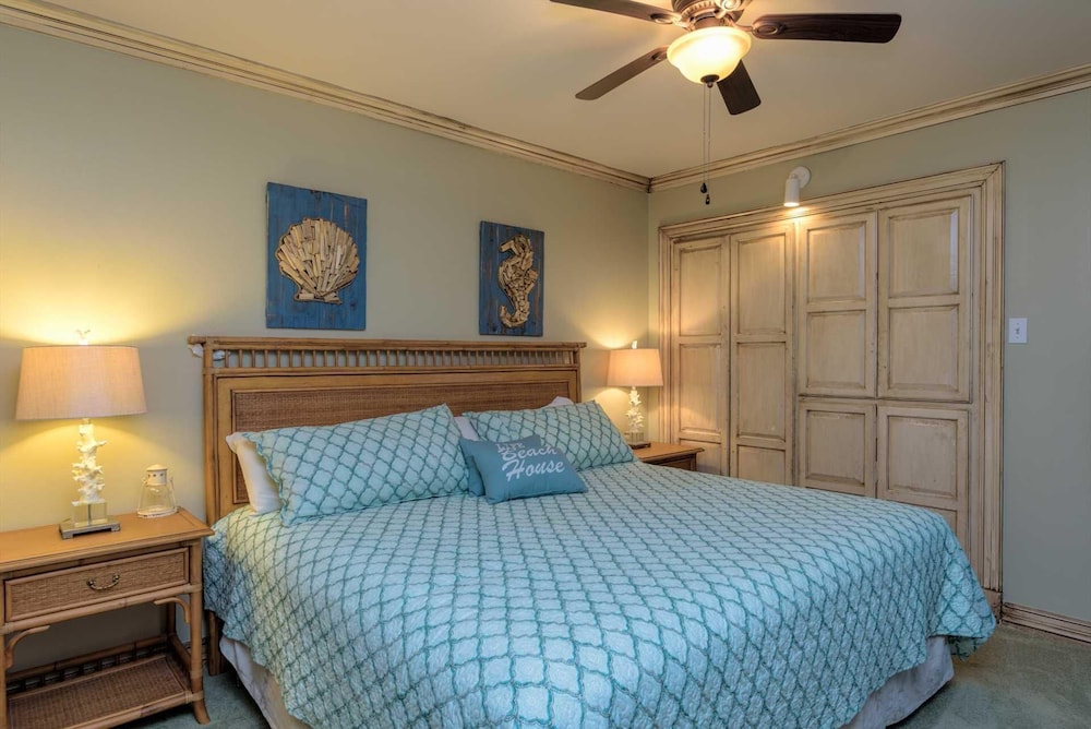 Condo, 3 Bedrooms
