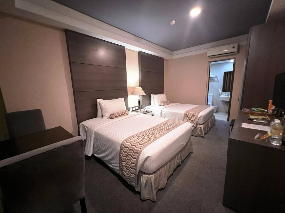 Superior Room, 2 Double Beds photo 3