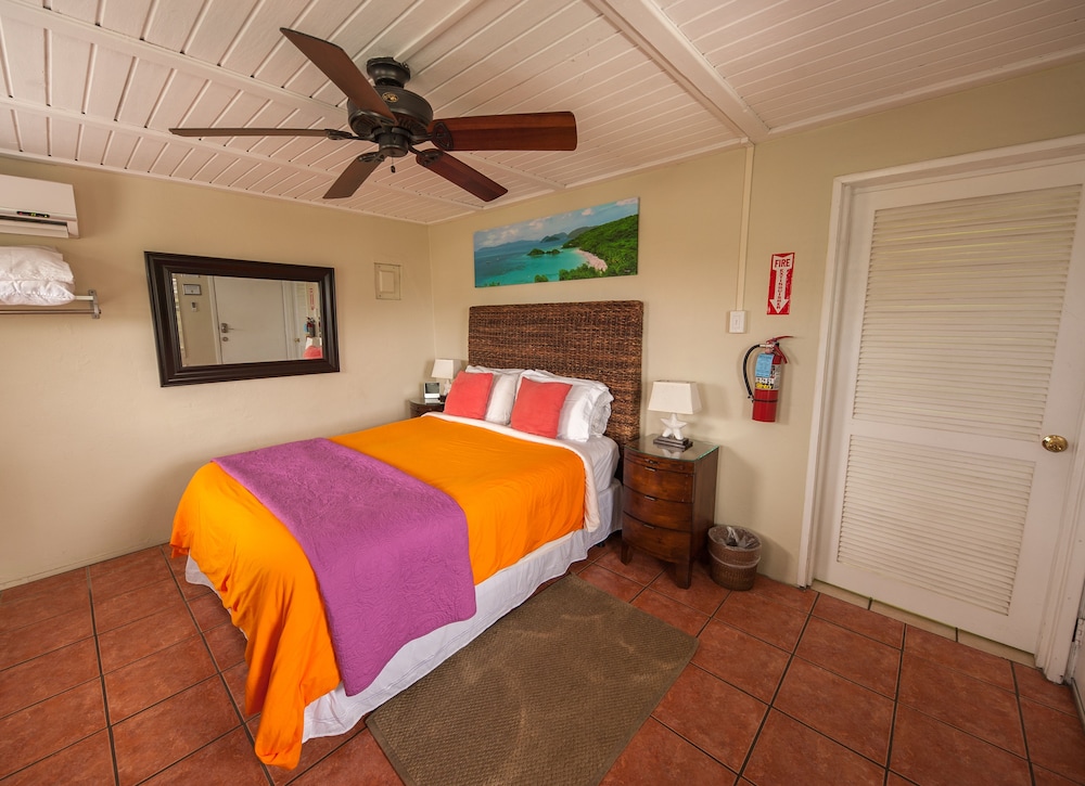 Standard Room, 1 Queen Bed