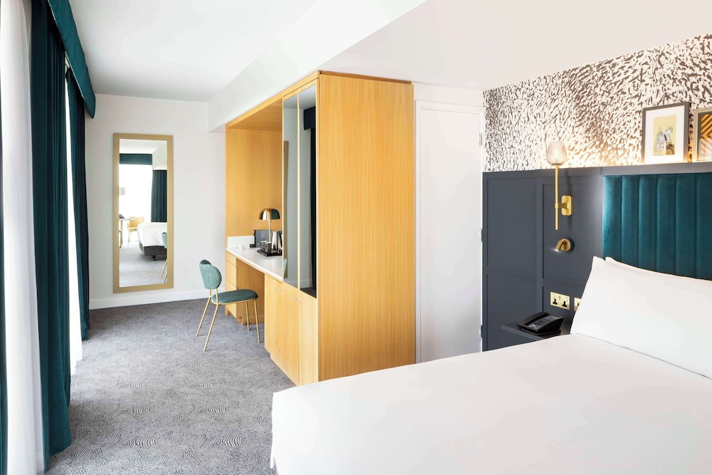 Junior Suite, 1 King Bed photo 2