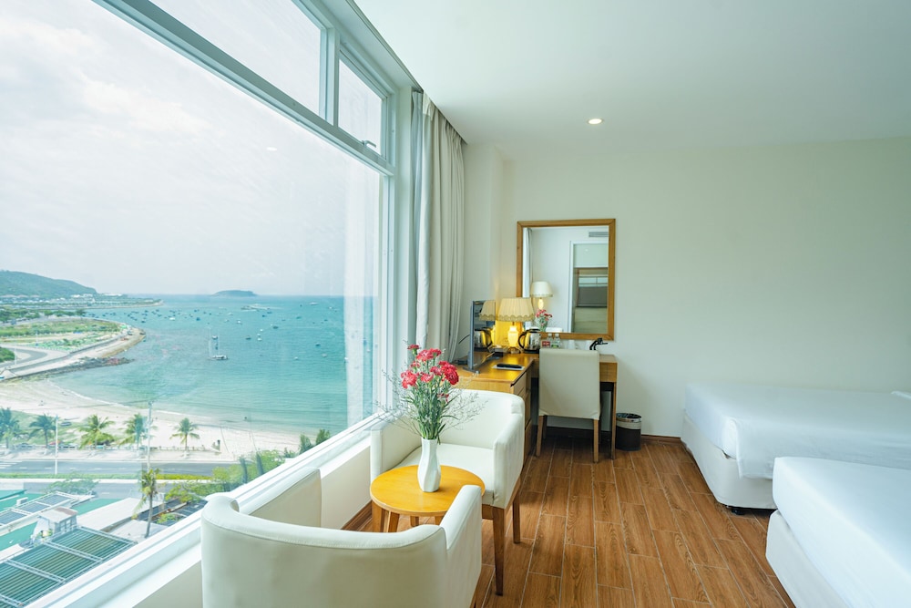Superior Twin Room, Partial Sea View