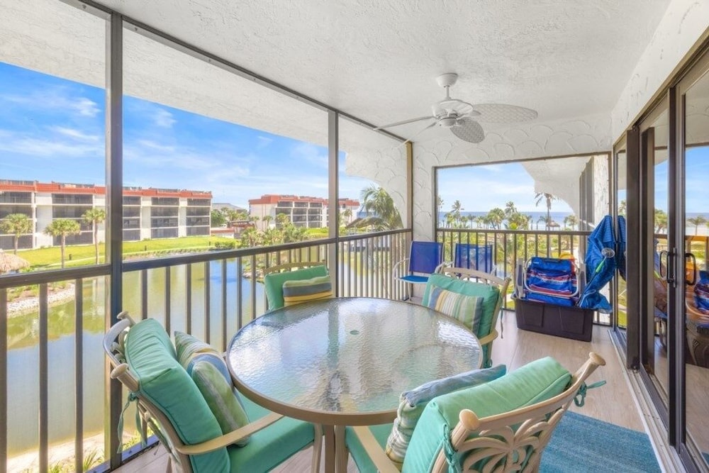 Condo, 2 Bedrooms