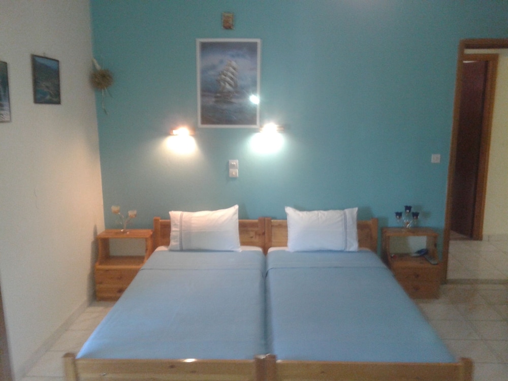 Double Room (3)