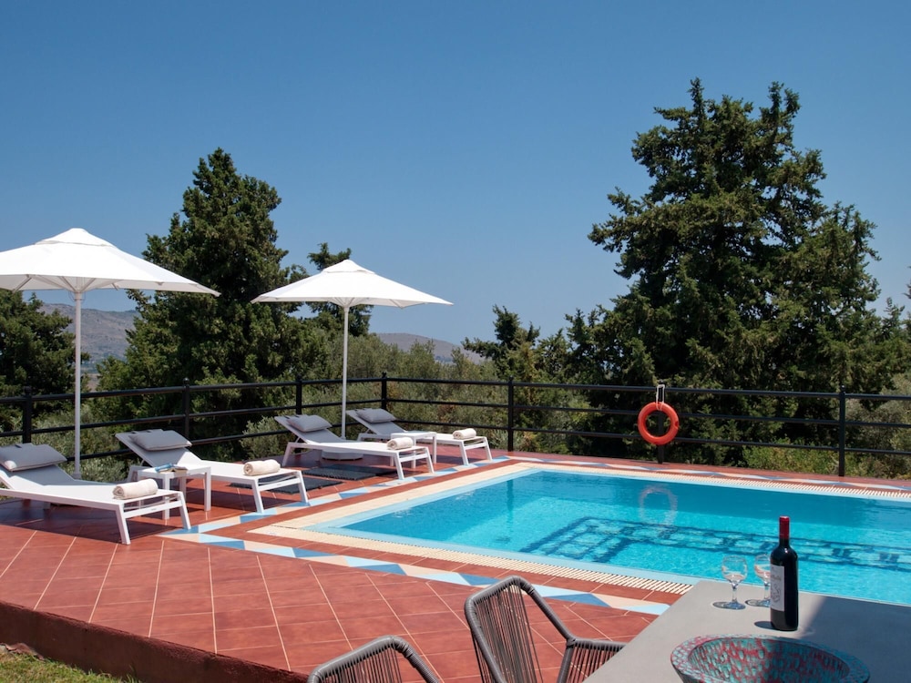 Villa photo 3