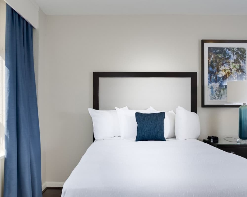 Double Room, Mobility Accessible thumbnail 5