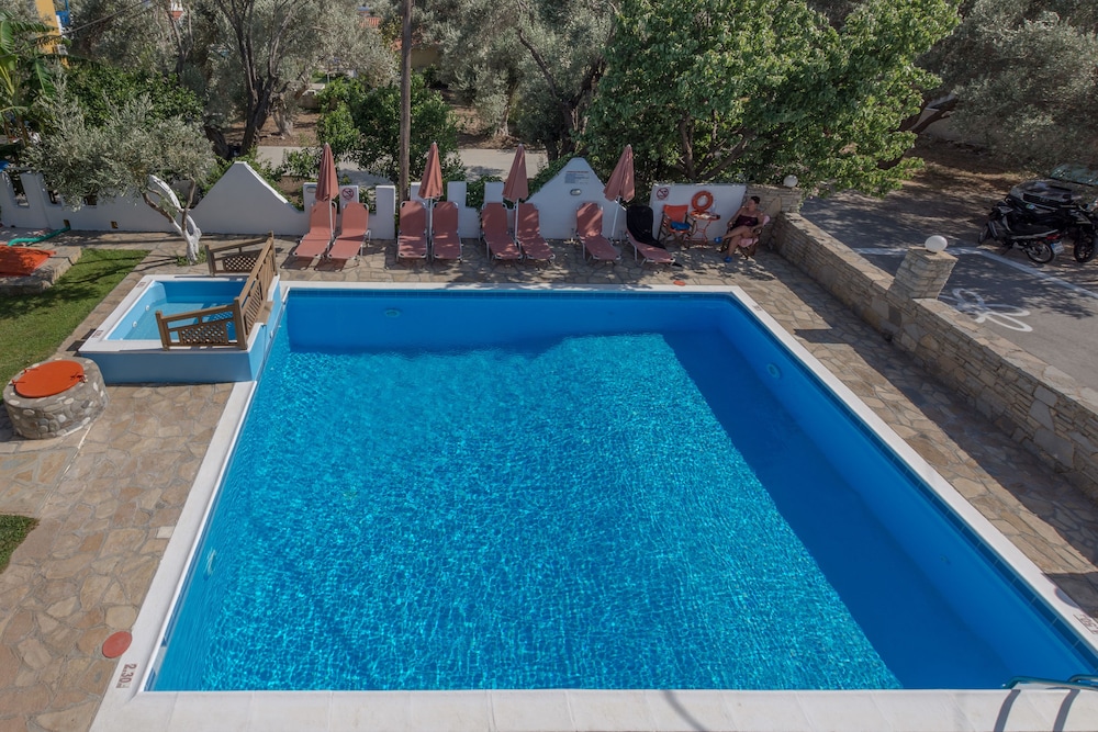 Comfort Apartment, Multiple Beds, Pool View photo 2