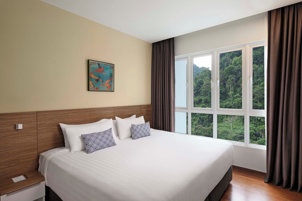 3 Bedroom Grand Deluxe Suite Lakeview