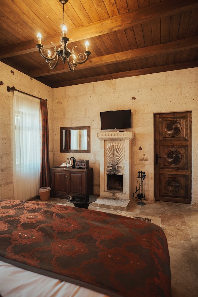 Standard Cave or Stone Room - Photo 29