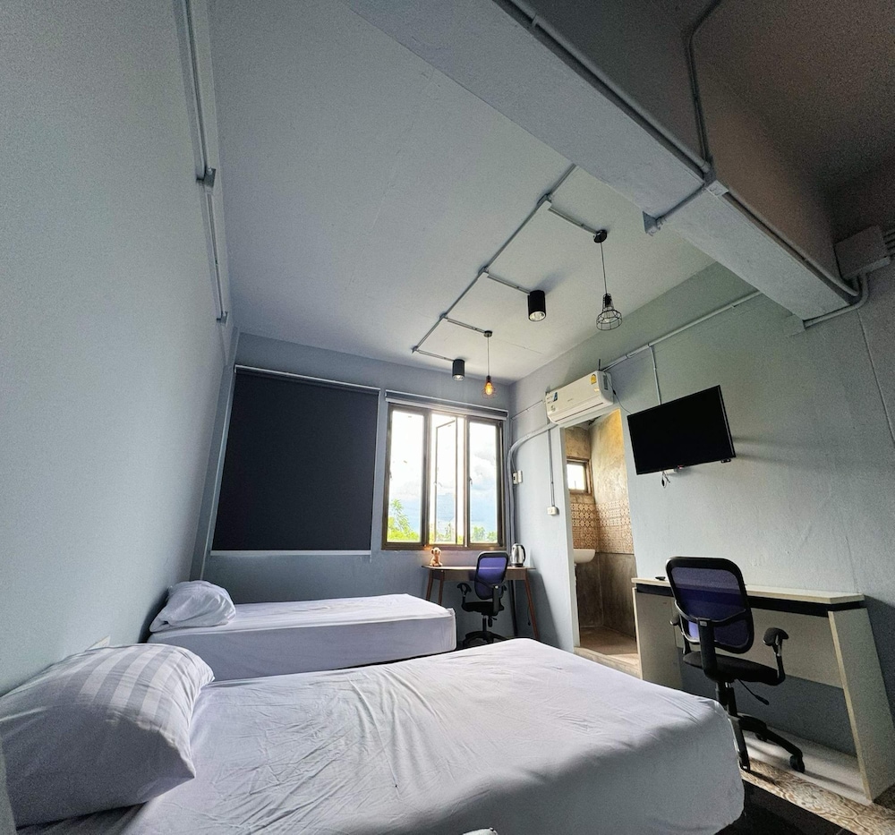 Family Studio Suite, Shared Bathroom photo 1