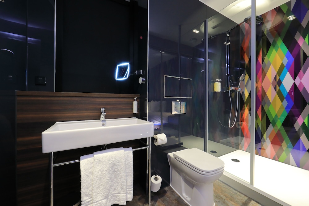 Double Room, 1 King Bed - Photo 6