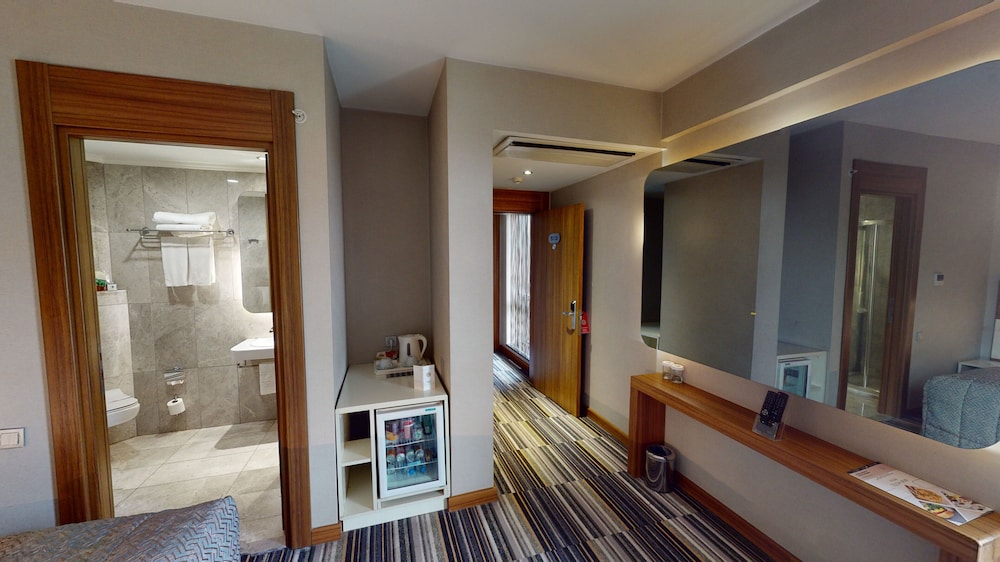 DLX ROOM photo 1