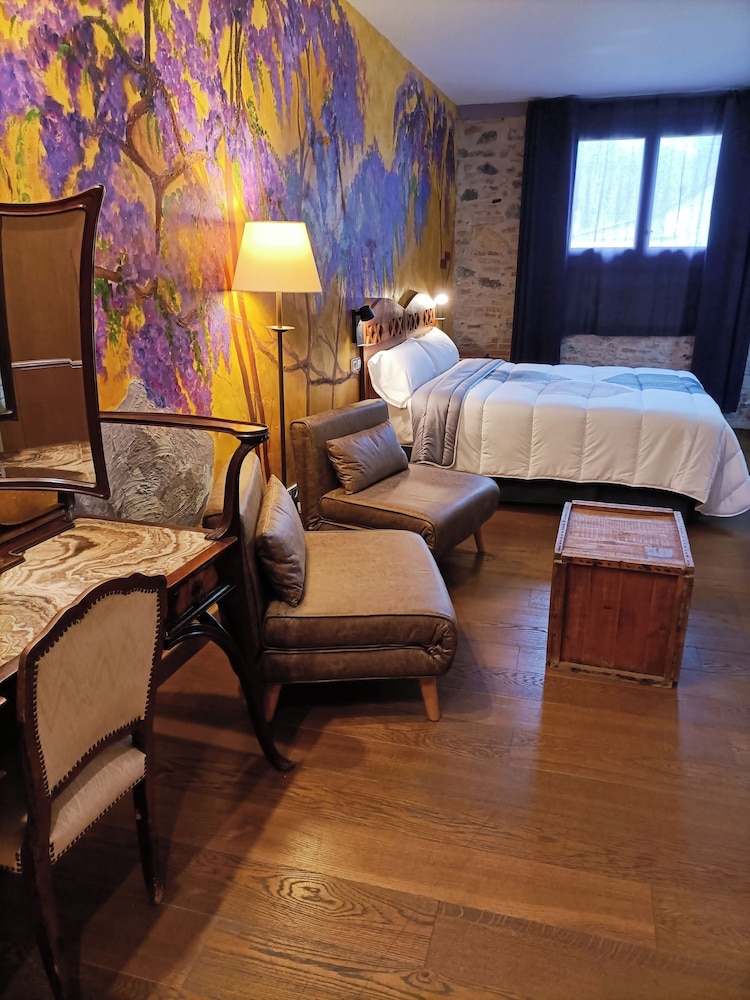 Suite - Photo 3