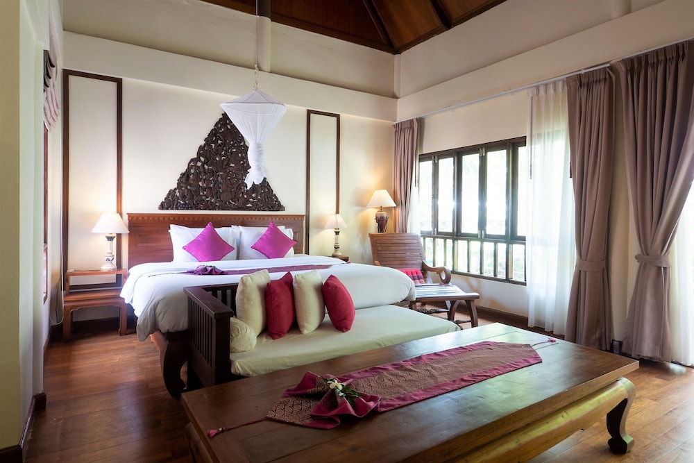 Grand Villa, 1 King Bed photo 2